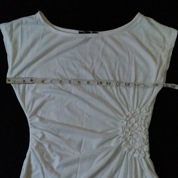 NWOT Mandee Asymmetrical Creamy White Rouched Tee - Picture 6 of 16